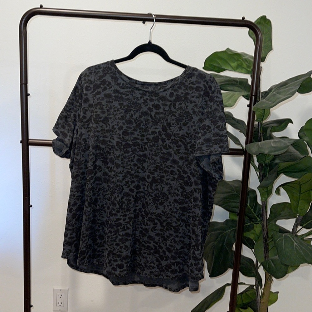 Plus Size Round Hem Printed TShirt
